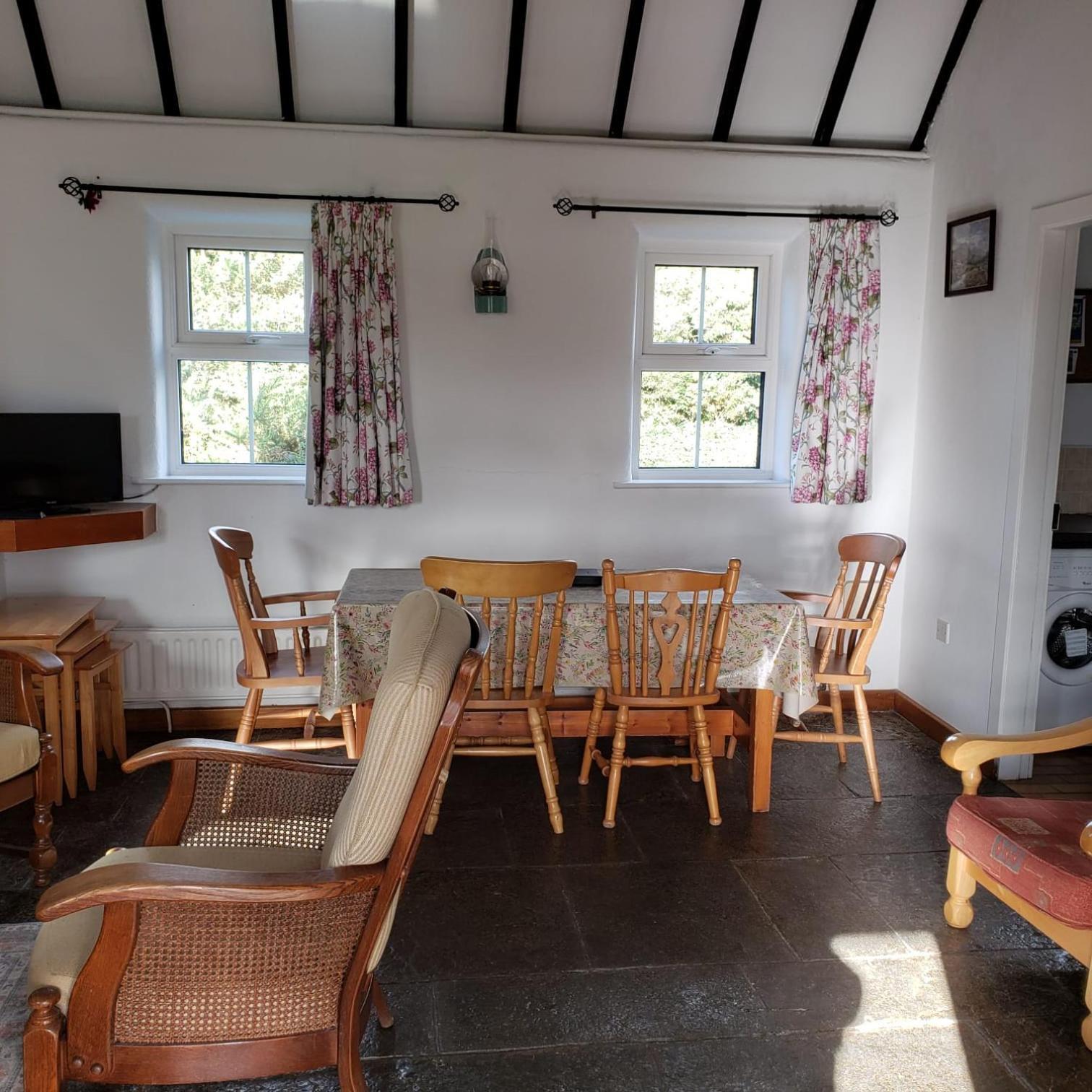 Louisburgh Cottages Экстерьер фото